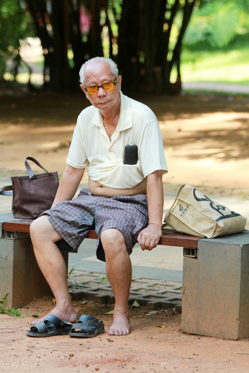 人过了60岁,除了替儿女后代操心以外,还有三道坎需要你熬过去